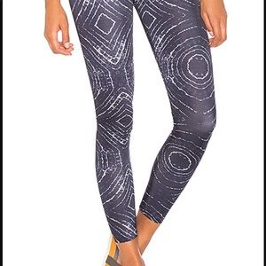 Beyond Yoga Tie Dye Leggings Large